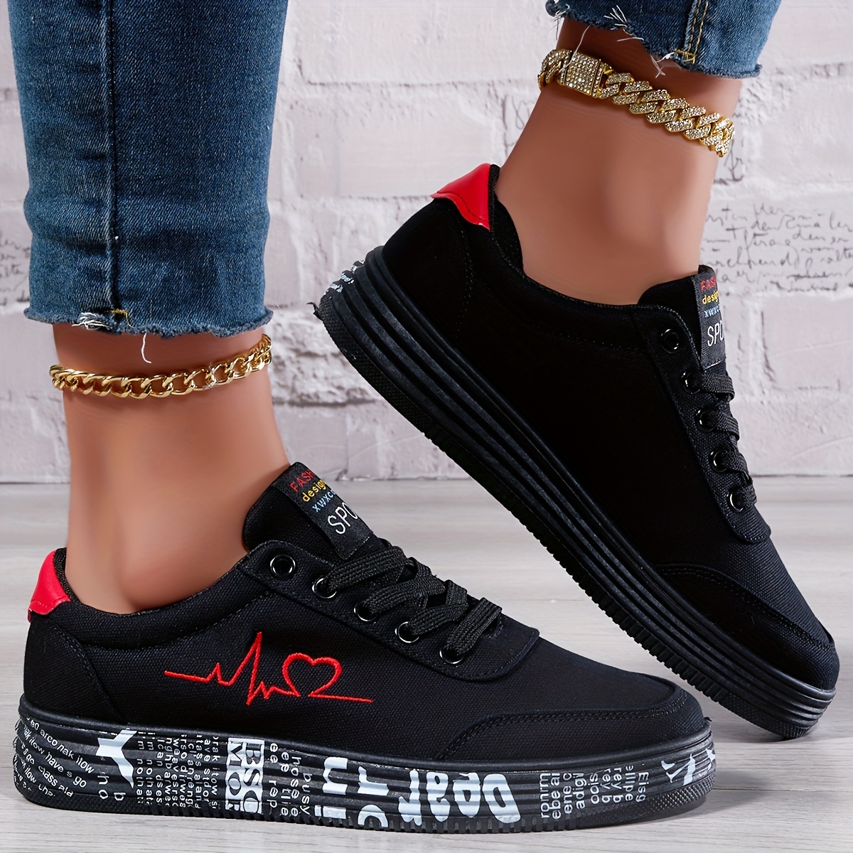 Women s Heart Pattern Canvas Shoes Casual Lace Outdoor Shoes details 0